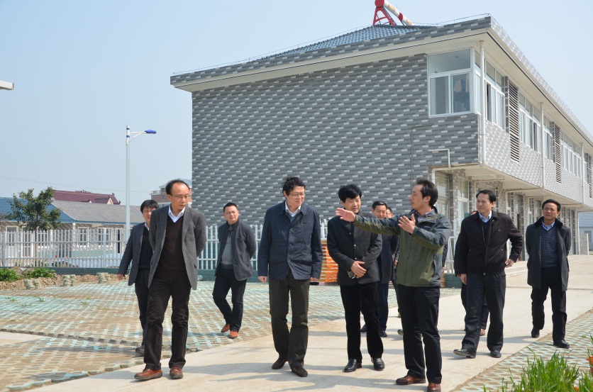 考察人工气�?室试�?jpg